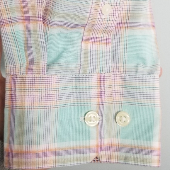 Egara Button Up Non-Iron Collared Dress Shirt. Size XXL. - Picture 5 of 7
